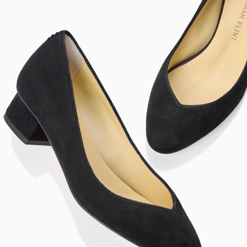 24 10 21 SF PERFECT ALMOND PUMP 30 BLACK SUEDE 04