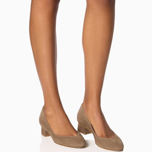 24 10 21 SF PERFECT ALMOND PUMP 30 TAUPE SUEDE 05