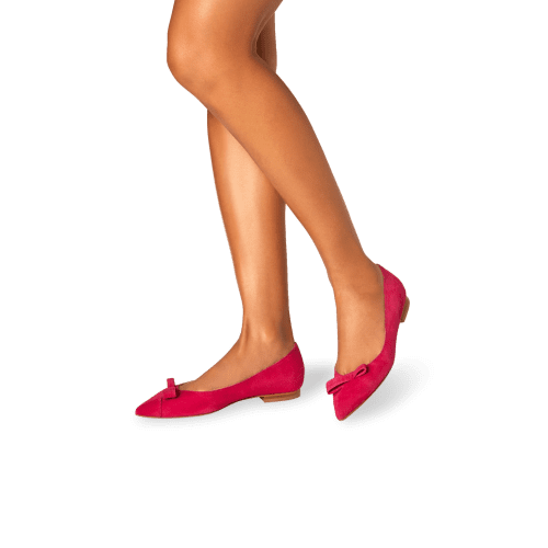 Natalie PomegranateSuede5 onmodel min 33c67daf 22f5 49f2 830a 46e3b728c4af